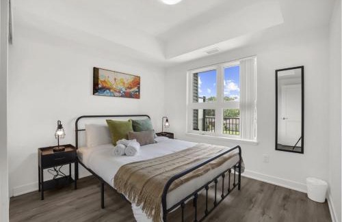 Rosemount House | Stylish 1BR Condo in Prime Location with Parking and Wi Fi