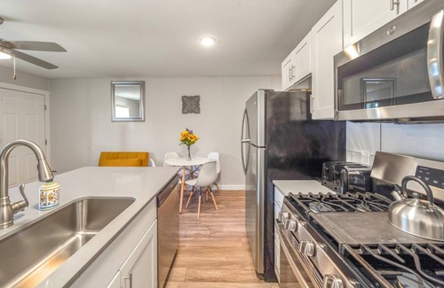 Highland Apartment | Stylish 1BR Near UT Highland Evonify