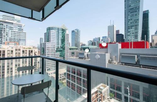 Toronto Entertainment District Hotel | Stylish 1BR Suite on 21st Floor Nearest Intersection John St - The Roland