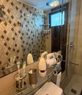 Ortigas Center Apartment | Stylish 1BR, sunset view, netflix, parking, fast Wi-FI