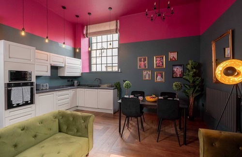 Barnard Castle Apartment | Stylish 2-Bedroom Chapel Apartment