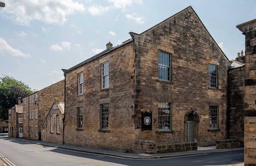 Barnard Castle Apartment | Stylish 2-Bedroom Chapel Apartment