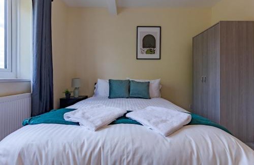 Smethwick Apartment | Stylish 2BR Flat with Free Parking near WBA Zone