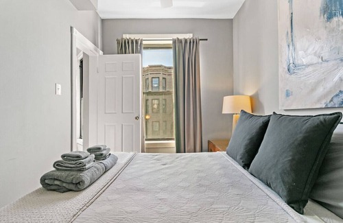 Boystown Apartment | Stylish 2BR Pad with Up-to-date Comforts