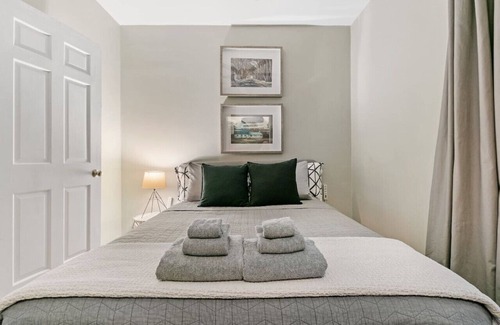 Boystown Apartment | Stylish 2BR Pad with Up-to-date Comforts