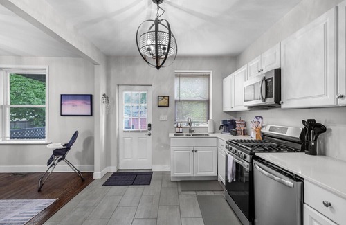 Tower Grove South House | Stylish 5BR | Near Downtown | Private Backyard