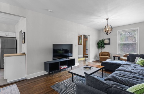 Tower Grove South House | Stylish 5BR | Near Downtown | Private Backyard