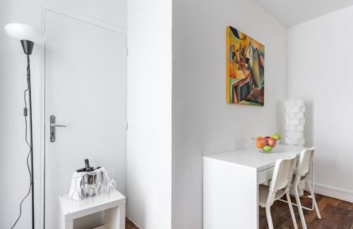 Saint-Vincent-de-Paul Apartment | Stylish Accommodation in the middle of Paris