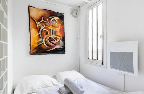 Saint-Vincent-de-Paul Apartment | Stylish Accommodation in the middle of Paris