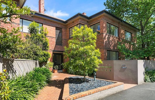 Malvern East Apartment | Stylish Apartment, Malvern East