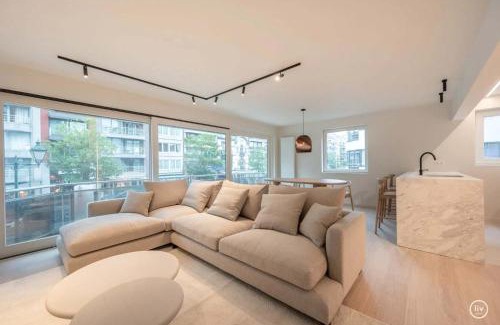 Knokke Apartment | Stylish apartment in Knokke - Balcony city view
