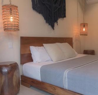 La Veleta Hotel | Stylish Condo for 4 Rooftop & Pool Access
