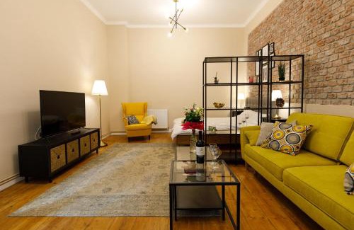 Old City Apartment | Stylish Flat in the Heart of Historical Center