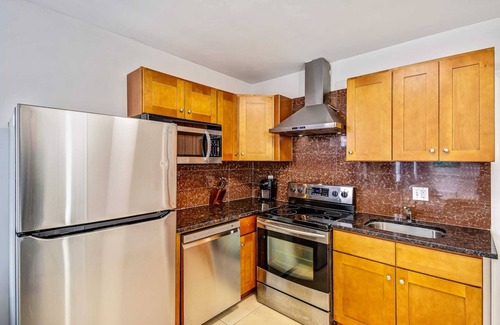 Chinatown Apartment | Stylish & Great Location Next to the Convention Center