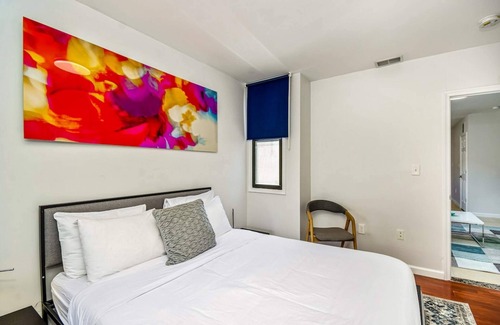 Chinatown Apartment | Stylish & Great Location Next to the Convention Center
