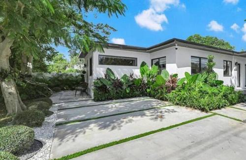 Buena Vista Apartment | Stylish Modern Home near Wynwood & Design District