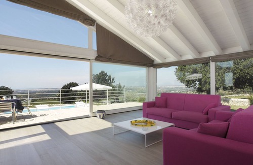 Ragusa Villa | Stylish panoramic villa Atena: private pool, views, garden, free wi-fi, bbq