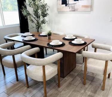 MLK House | Stylish Retreat - Close to Downtown - Open Layout