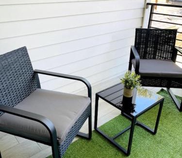 MLK House | Stylish Retreat - Close to Downtown - Open Layout
