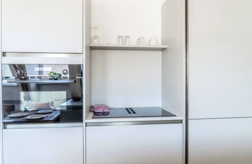 Spaarndammer en Zeeheldenbuurt Apartment | Stylish Rooftop Apartment Mondriaan Near Canals & Central Station – Sleeps 3