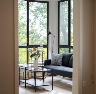 West Vancouver Apartment | Stylish Scenic Oasis 2 Bedroom Suite West Van