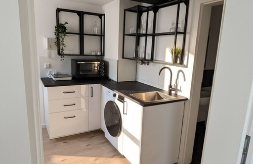 Alt-Muhlburg Apartment | Stylish top-floor hideaway for two in Karlsruhe-Mühlburg - APOLONIAliving