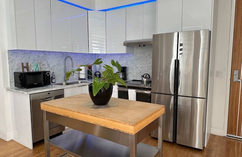 Historic Core Apartment | Stylish XL 2br/2ba At HWH by Oneluxstay