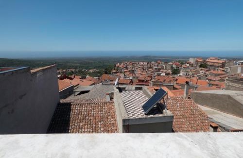 Cuglieri Apartment | Su 'e Torigheddu - Casa con terrazza panoramica
