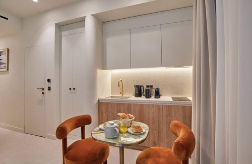 Paris City Center Apartment | Sublime and New Studio Louvre Palais-royal