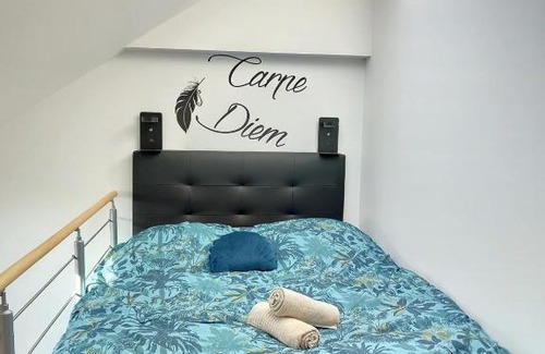 Saint-Quentin Apartment | Sublime appart rénové duplex centre ville 4pers wifi