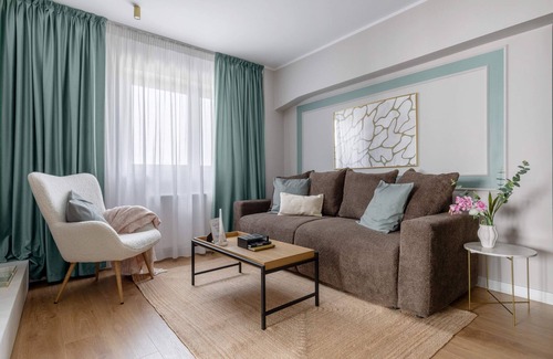 Bucharest City-Centre Apartment | Sublime Minty Green 1BR on the Park