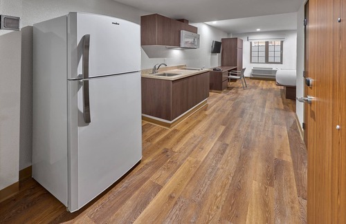 Cancun Apartment | Suite 1 Queeb Bed with kitchenette