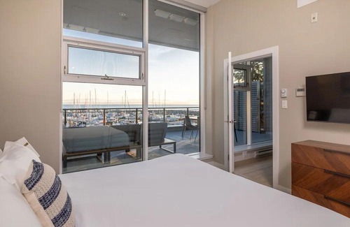 Regional District of Nanaimo Condo | Suite 112 · Suite #112: Contemporary Oceanfront Accommodation