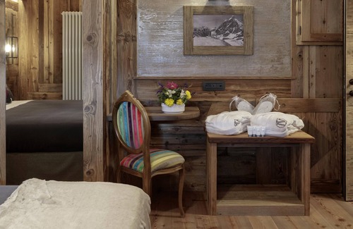 Cervinia Apartment | Suite Appartment walking distance slopes and center with wellness area