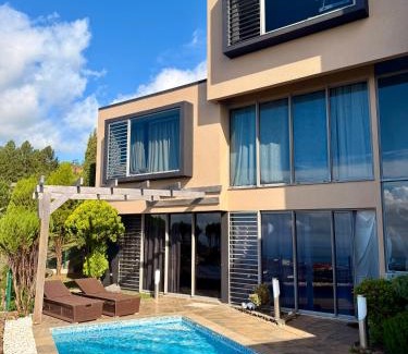Faaa Apartment | Suite by the Pool