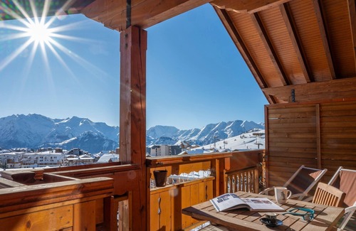 Huez Apartment | Suite prestigieuse avec vue montagne & cheminée