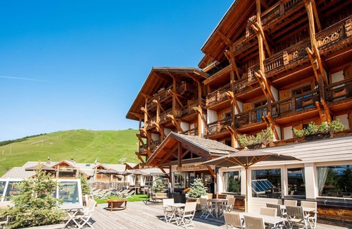 Huez Apartment | Suite prestigieuse avec vue montagne & cheminée