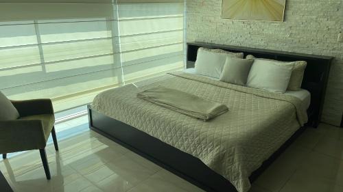 Puerto Santa Ana Apartment | Suite Riverfront 2 Puerto Santana vista al Rio , parqueo free en Santanapark