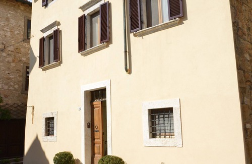 San Quirico d'Orcia Apartment | SUITE WINE - Relax & Design in the Heart of the Valdorcia
