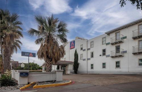 Dallas Design District Hotel | Suites Dallas TX Downtown