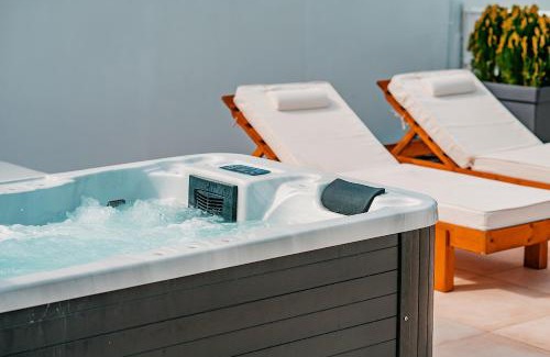 Alimos Apartment | Suites with magical view & jacuzzi