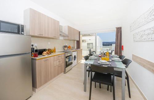 Mellieha Apartment | Summer Breeze Comfort Sunny Apartments close to the sandy beaches - by Getawaysmalta