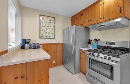 Julian Cottage | SUMMER LOW MIDWEEK RATES! Charming 2-bedroom cottage in Julian with FREE Wifi