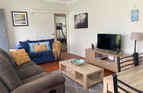 Culburra Beach House | SummerBreeze - just a 60 second stroll to the beach