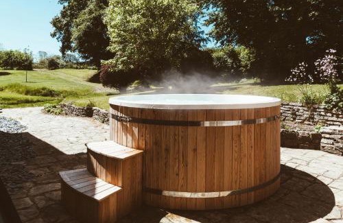 Bampton House | Summergreen Farmhouse