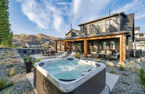 Chelan House | Summersalts #55 With Carriage House