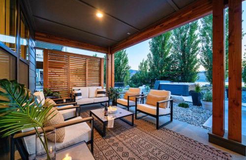 Chelan House | Summersalts #55 With Carriage House