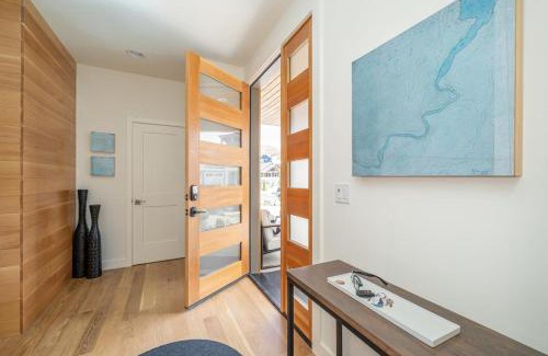 Chelan House | Summersalts #55 With Carriage House