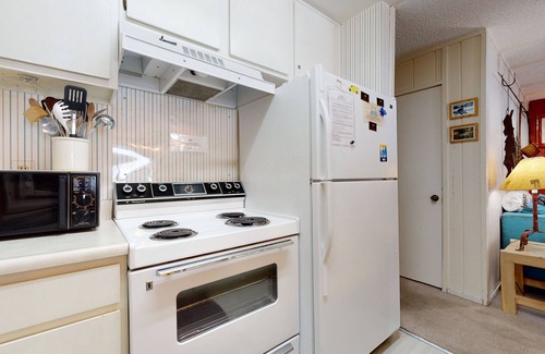 Mammoth Lakes Condo | Summit 237 Pet-Friendly, Rustic, On Free Shuttle Route by RedAwning