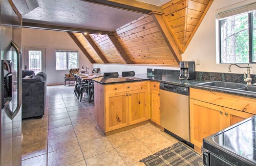 Pinetop Cottage | Sun-dappled Pinetop A-frame: Hike, Golf & More!